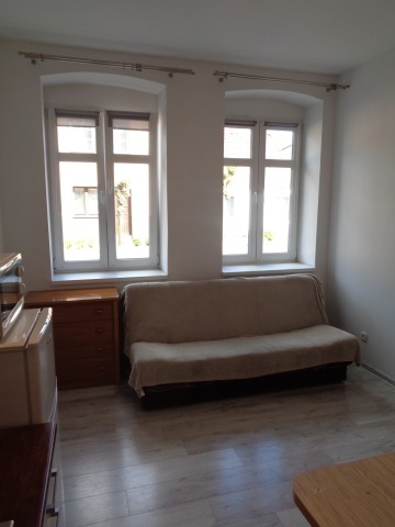 WYNAJMĘ MIESZKANIE W CENTRUM ŚLESINA