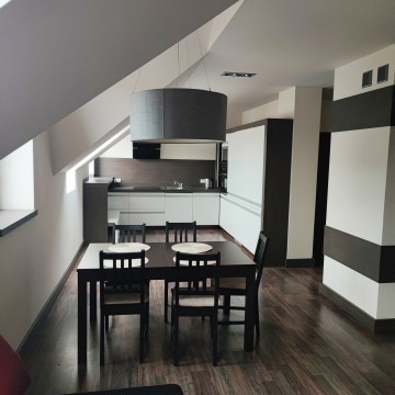 Wynajmę mieszkanie 69m2ul. 3Maja Stary Konin