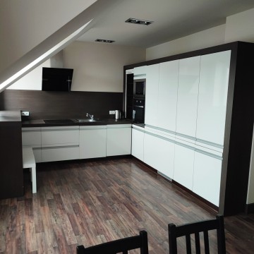 Wynajmę mieszkanie 69m2ul. 3Maja Stary Konin