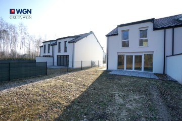 Stare Miasto - domy w zabudowie bliźniaczej pod lasem