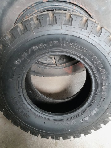 opona 11,5/80-15,3