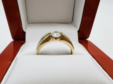 Złoty pierścionek  Pr&oacute;ba 585  Waga: 2.55 g