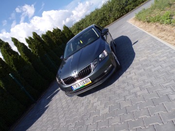 SKODA OCTAWIA 1.6 TDI NAVI ALU 1 WŁAŚCICIELKA