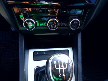 SKODA OCTAWIA 1.6 TDI NAVI ALU 1 WŁAŚCICIELKA