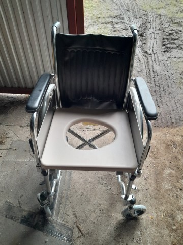 Sprzedam  nowy w&oacute;zek inwalidzki