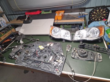 Lampy, listwy, szyba, winda koła CHRYSLER TOWN COUNTRY