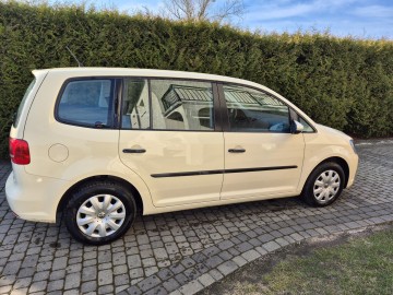 VW Touran 2.0 TDI, 150 KM, 7 osobowy