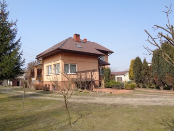 Gmina Ślesin &ndash; Dom jednorodzinny wśr&oacute;d jezior