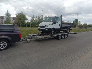 Transport przyczepą niskopodwoziową