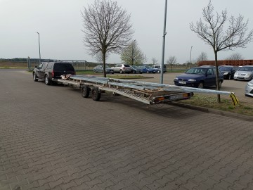 Transport przyczepą niskopodwoziową