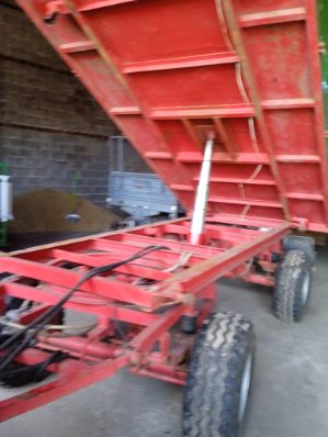 Przyczepa WELGER FK90 oraz AUTOSAN D83