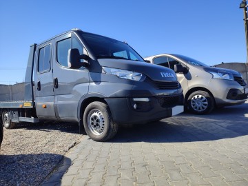 Wynajem bus 9 osobowy Renault Trafic 1.6 DCI autolaweta