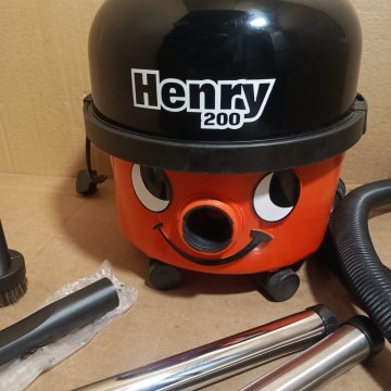 Odkurzacz przemysłowy numatic Henry
