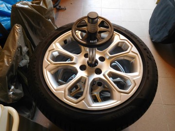 Sprzedam oryginalna alufelgi 17'' od Forda Ecosport