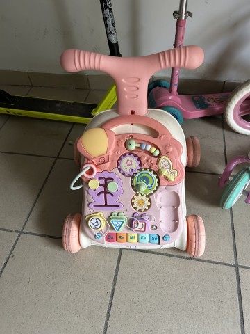 Sprzedam rzeczy po dzieciach zabawki itp