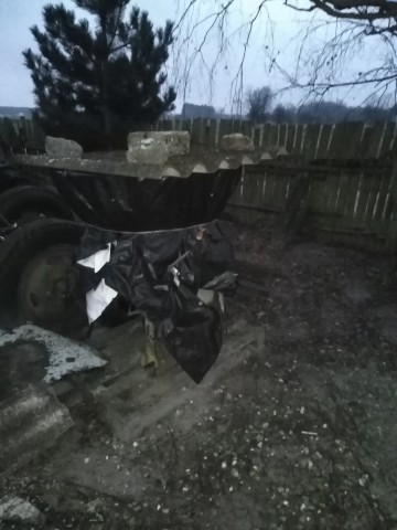 Posiadam do sprzedania sporo maszyn rolniczych.