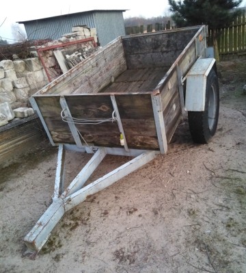 Posiadam do sprzedania sporo maszyn rolniczych.