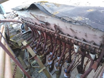 Posiadam do sprzedania stare maszyny rolnicze.