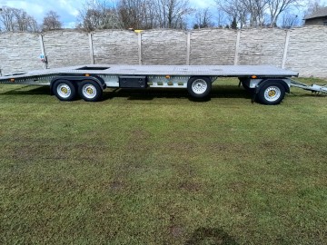 Sprzedam lawetę obrotnicę  ,, WEEKEND &lsquo;&rsquo; rok produkcji 2023