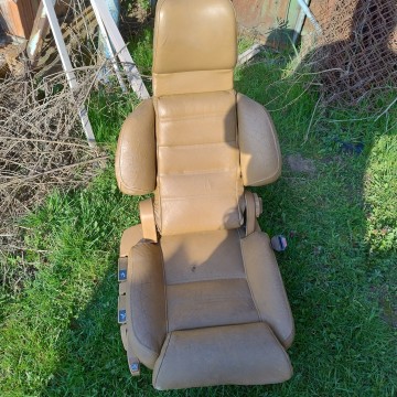 Sprzedam fotele samochodowe