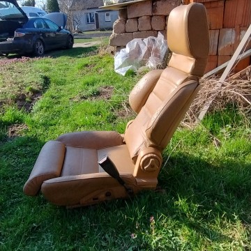 Sprzedam fotele samochodowe