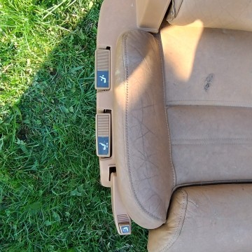 Sprzedam fotele samochodowe