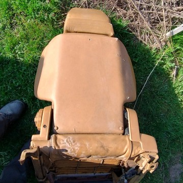 Sprzedam fotele samochodowe