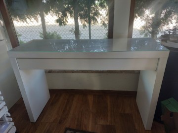 Komoda toaletka IKEA malm biała szkło 140/21 mam 1szt