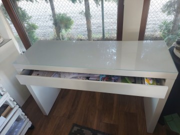 Komoda toaletka IKEA malm biała szkło 140/21 mam 1szt