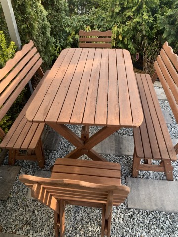 Sprzedam komplet ogrodowy st&oacute;ł , ławy..