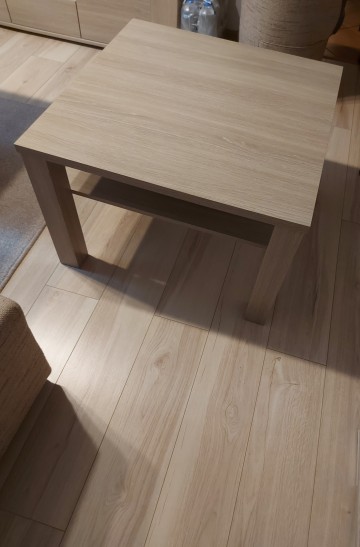 Sprzedam bardzo ładny stolik kawowy