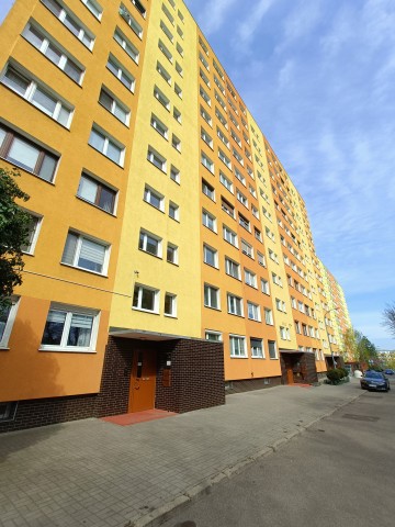 MIESZKANIE 38,3 m2- 2 POKOJE - UL. WYZWOLENIA ( 5 OSIEDLE )