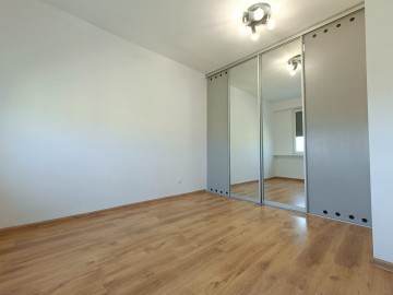 MIESZKANIE 38,3 m2- 2 POKOJE - UL. WYZWOLENIA ( 5 OSIEDLE )