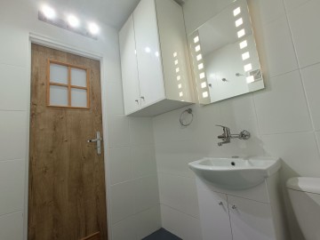 MIESZKANIE 38,3 m2- 2 POKOJE - UL. WYZWOLENIA ( 5 OSIEDLE )