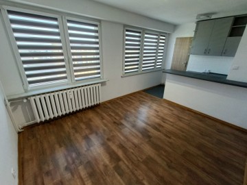 MIESZKANIE 38,3 m2- 2 POKOJE - UL. WYZWOLENIA ( 5 OSIEDLE )