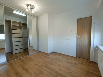 MIESZKANIE 38,3 m2- 2 POKOJE - UL. WYZWOLENIA ( 5 OSIEDLE )