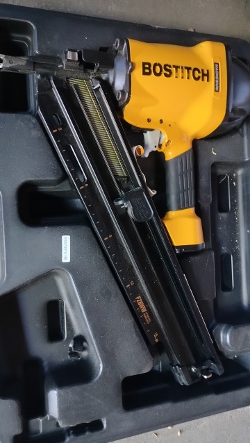 Sprzedam gwoździarkę