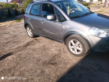 Sprzedam samoch&oacute;d SUZUKI SX4