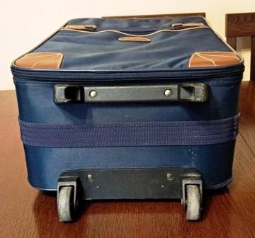 Walizka na kółkach, materiał, zamki – Globe Trotter