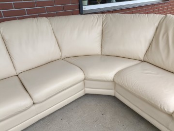 Sprzedam narożnik ze sk&oacute;ry