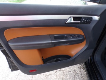 VOLKSWAGEN TOURAN 1.4 BENZ ZAREJESTROWANY ZAMINA