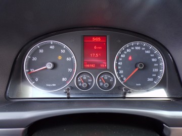 VOLKSWAGEN TOURAN 1.4 BENZ ZAREJESTROWANY ZAMINA