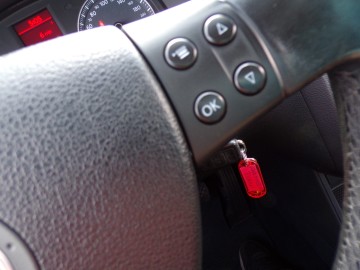 VOLKSWAGEN TOURAN 1.4 BENZ ZAREJESTROWANY ZAMINA