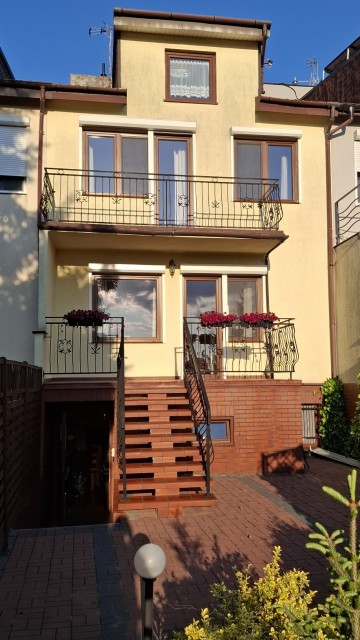 Dom w zabudowie szeregowej z Fotowoltaiką- Konin Chorzeń