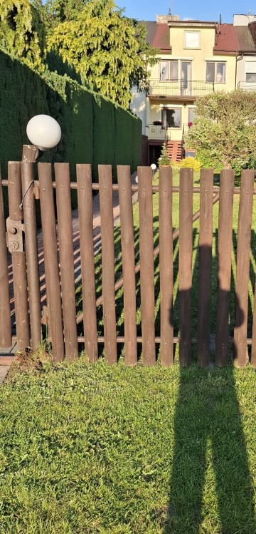 Dom w zabudowie szeregowej z Fotowoltaiką- Konin Chorzeń