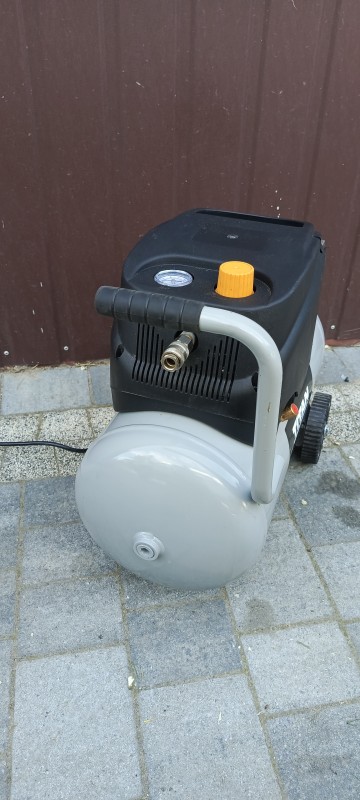 Kompresor bezolejowy 24 l