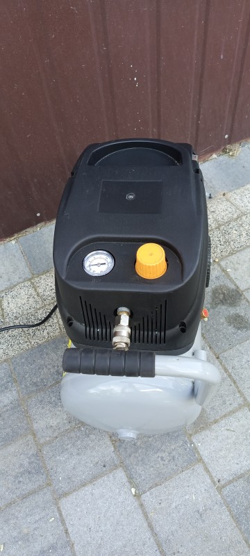 Kompresor bezolejowy 24 l
