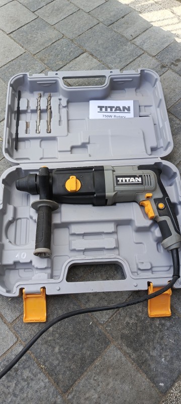 Młotowiertarka SDS plus 750 w