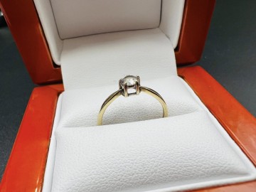 Złoty pierścionek  Pr&oacute;ba 333 Waga: 0.73 g