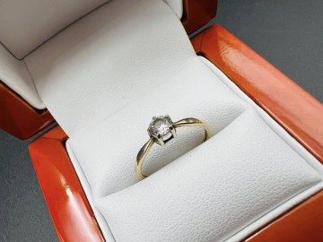 Złoty pierścionek  Pr&oacute;ba 333 Waga: 0.73 g